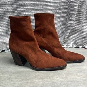 Saks Fifth Avenue booties size 9